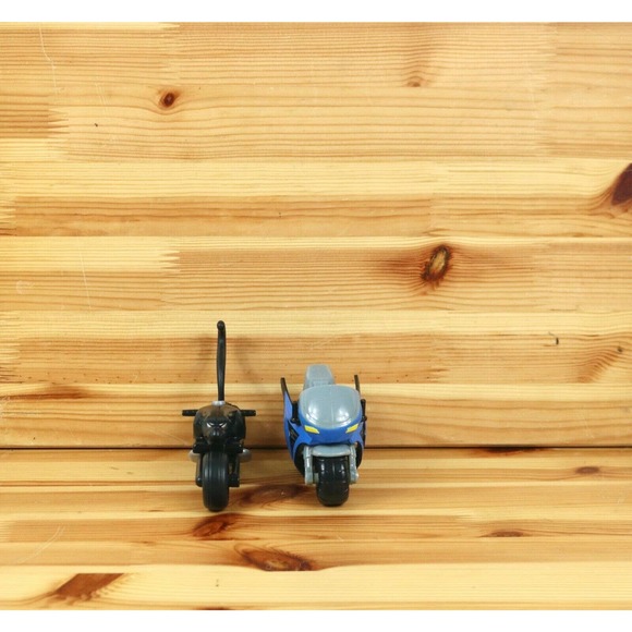 IMAGINEXT DC SUPER FRIENDS 4 BATMAN, CATWOMAN W/ BLACK CYCLE FIGURES SET - Picture 4 of 4